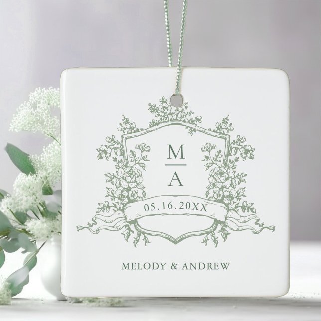 Ornement En Céramique Sage Green Classic Floral Crest Wedding Photo (Créateur téléchargé)