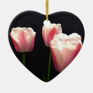 Ornement En Céramique Trois fleurs de tulipe roses. Noël, fêtes.