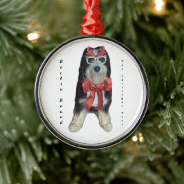 Ornement En Métal Bernedoodle en costume de Noël
