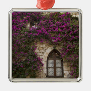 Ornement En Métal France, Provence, Èze. Rose vif