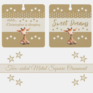 Ornement En Métal La girafe mignonne shhh ajouter nom dort brun