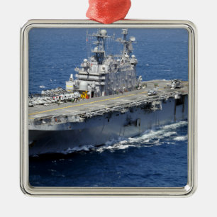 Ornement En Métal Le navire d'assaut amphibie USS Peleliu