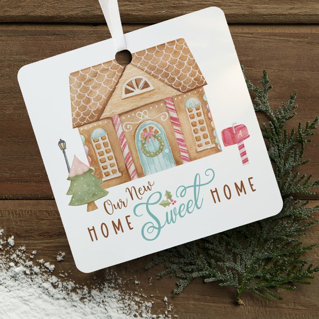 Ornement En Métal Notre nouvelle maison Sweet Home Famille Gingerbre (Our New Home Sweet Home Family Gingerbread House Metal Ornament)