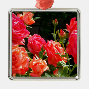 Ornement En Métal Roses de corail romantique