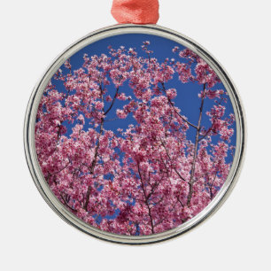 Ornement En Métal Sakura Cherry Fleurit Dans Le Bleu