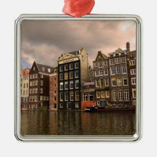 Ornement En Métal Vue sur l'architecture unique et les pignons