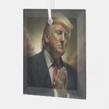 Donald Trump Prie Pour L'Amérique