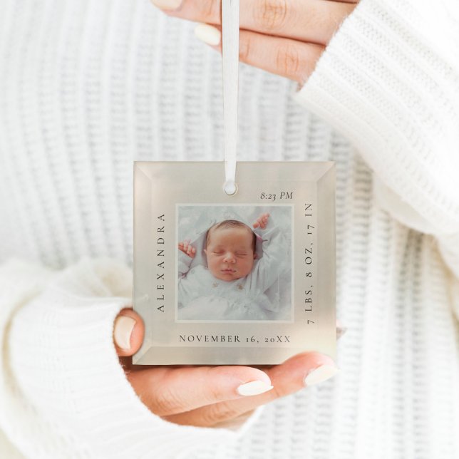 Ornement En Verre Nom du bébé minimal et statistiques de naissance (Minimal Baby Name & Birth Stats Photo Keepsake Glass Ornament)