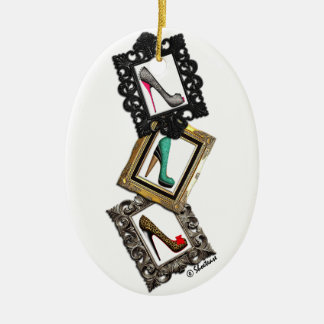 Ornement encadré de chaussures