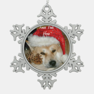 Ornement Flocon De Neige Akita mignon dans le casquette rouge de père Noël