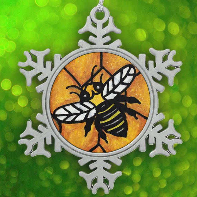 Ornement Flocon De Neige Jolie veste Jaune Bee Honeypeb (Black and yellow bee with white wings on golden honeycomb on snowflake shaped hanging ornament.)