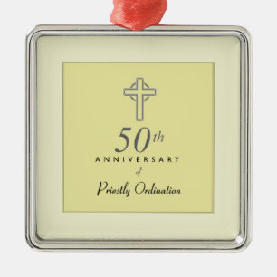Ornement Métallique 50e anniversaire du prêtre avec croix embossée