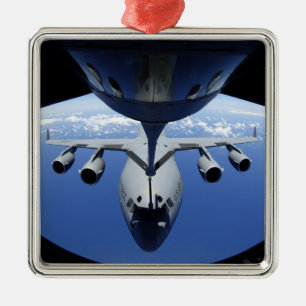 Ornement Métallique C.A. - 17 Globemaster III reçoit le carburant