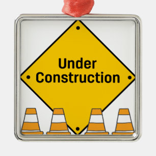 Ornement Métallique En construction avec des cônes