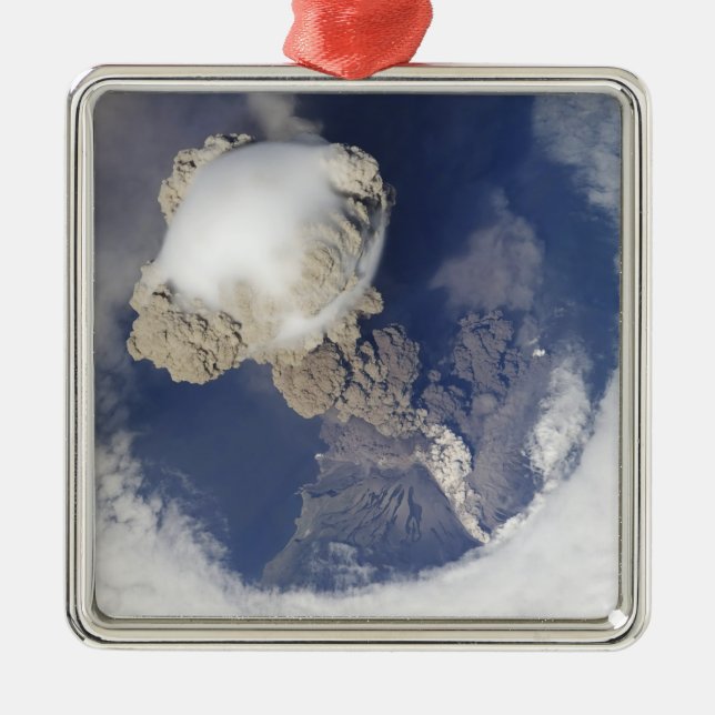 Ornement Métallique Éruption du volcan Sarychev (Devant)