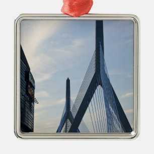 Ornement Métallique États-Unis, Massachusetts, Boston. Le pont Zakim.