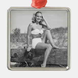 Ornement Métallique Femme dans le bikini
