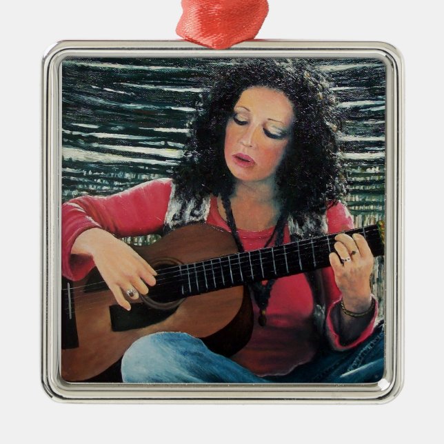 Ornement Métallique Femme Jouant De La Musique Avec Guitare Acoustique (Devant)