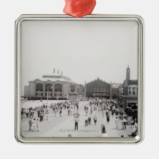 Ornement Métallique Foules