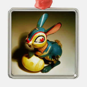 Ornement Métallique lapin jouet et oeuf jaune pâle