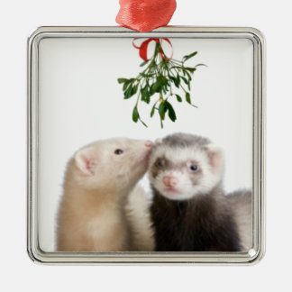 Ornement Métallique Le furet se bécote l'ornement