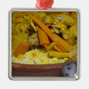 Ornement Métallique Maroc, Tétouan. Menu traditionnel marocain de