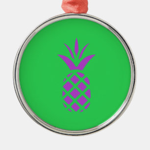 Ornement Métallique Pomme de pin violet en vert.