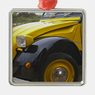 Ornement Métallique Une vieille Citroen 2CV 2 CV noire et jaune,