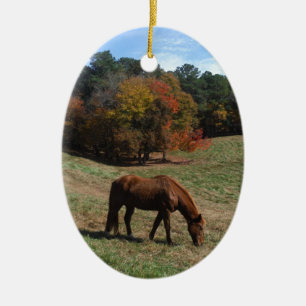 Ornement Ovale En Céramique Cheval Brown avec arbres à automne