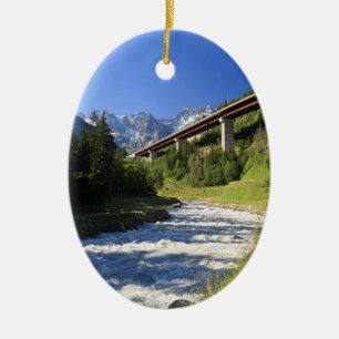Ornement Ovale En Céramique Route alpine