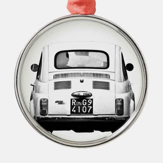 Ornement Rond Argenté Fiat 500 à Rome, Italie (Devant)
