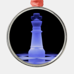 Ornement Rond Argenté Pièce d'échecs rougeoyante bleue du Roi