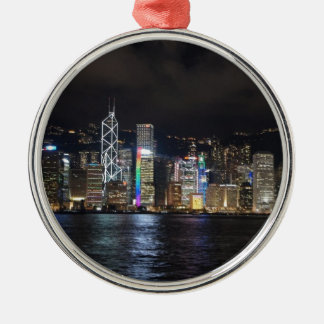 Ornement Rond Argenté Port de Hong Kong la nuit