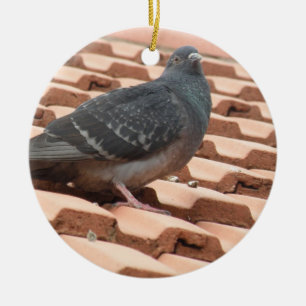 Ornement Rond En Céramique Anniversaire personnalisé Pigeon sur le toit