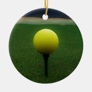 Ornement Rond En Céramique Bal de golf jaune sur un terrain de golf de montag