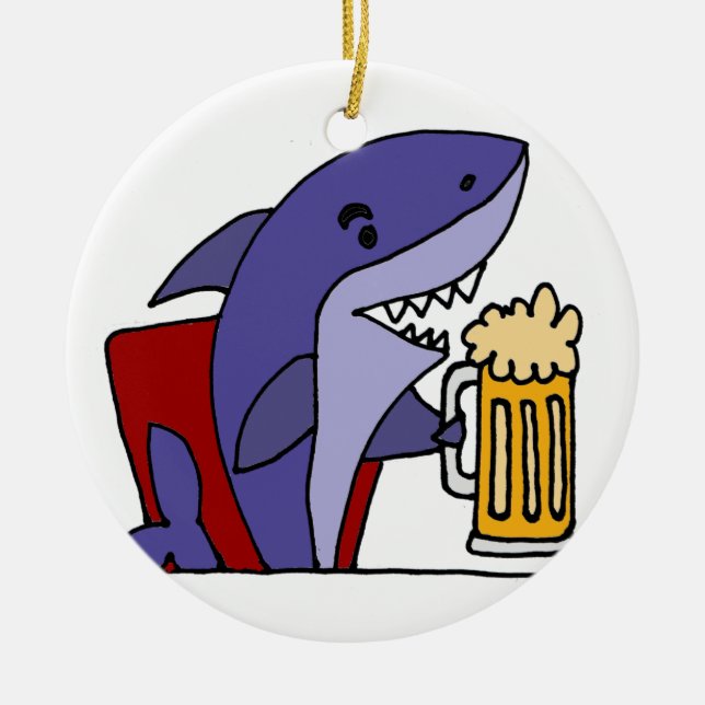 Ornement Rond En Céramique Bière potable de requin drôle (Devant)