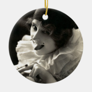 Ornement Rond En Céramique C. 1910 Tante de femme jolie
