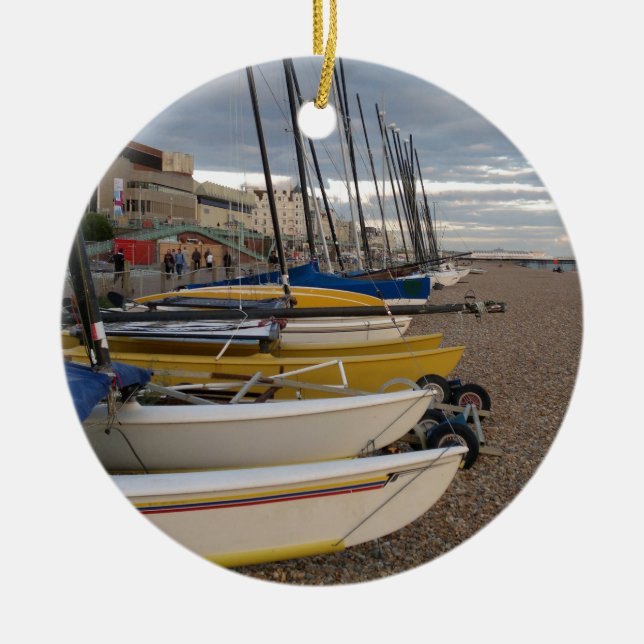 Ornement Rond En Céramique Catamarans Sur La Plage (Devant)
