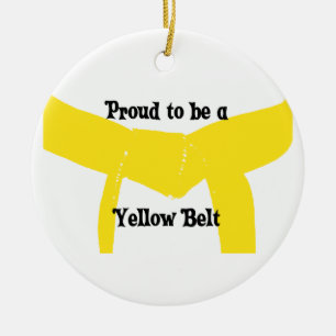 Ornement Rond En Céramique Ceinture jaune d'arts martiaux fière