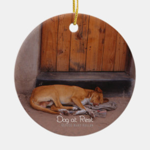 Ornement Rond En Céramique Chien au repos