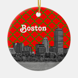 Ornement Rond En Céramique Ciel de Boston Gravé Vert Rouge Quatrefoil Fond No