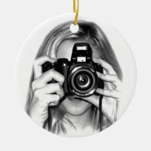Ornement Rond En Céramique Fille avec l'appareil-photo