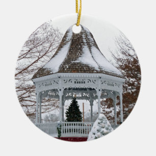 Ornement Rond En Céramique Gazebo dans la neige