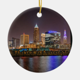Ornement Rond En Céramique Horizon de Cleveland la nuit