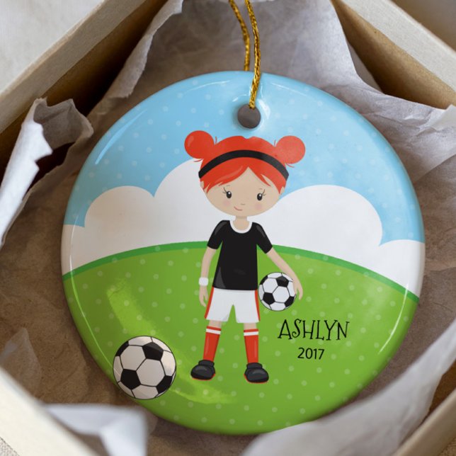Ornement Rond En Céramique Jolie Tête Rouge Fille Football Noël personnalisé (Créateur téléchargé)