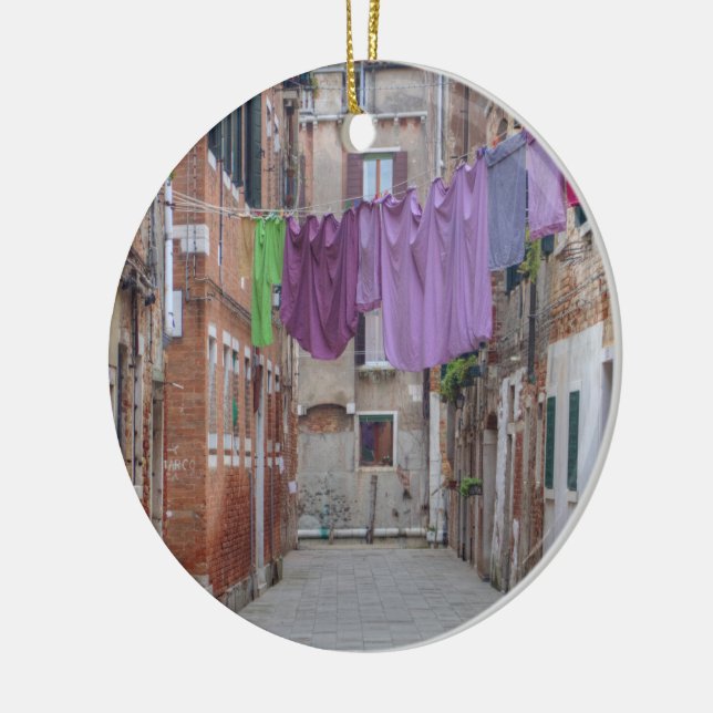 Ornement Rond En Céramique Ligne De Vêtements À Venise Italie (Gauche)