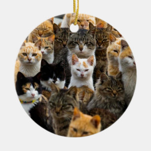 Ornement Rond En Céramique Une armée des chats, île d'Aoshima, Japon