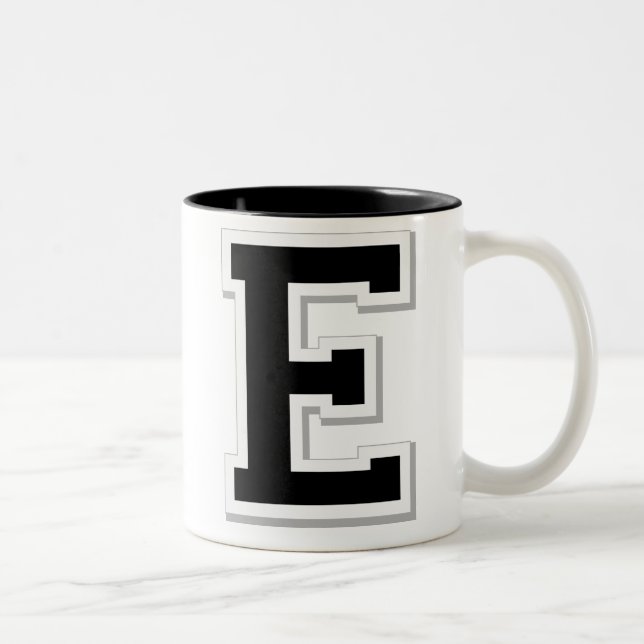 Orthographiez-le tasse de café noir de la lettre (Droit)