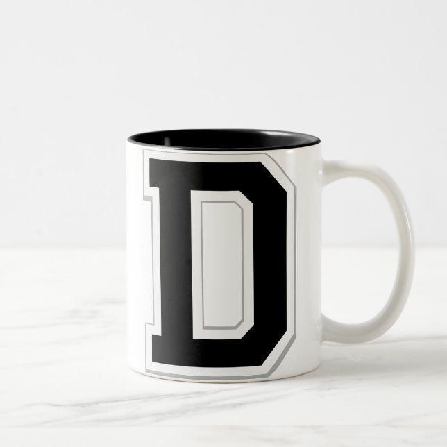 Orthographiez-le tasse de café noir de la lettre (Droit)