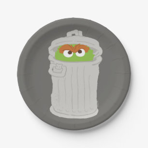 Oscar der Grouch und seine Mülleimer können Pappteller